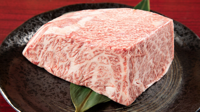 秘伝のタレで味わう焼肉