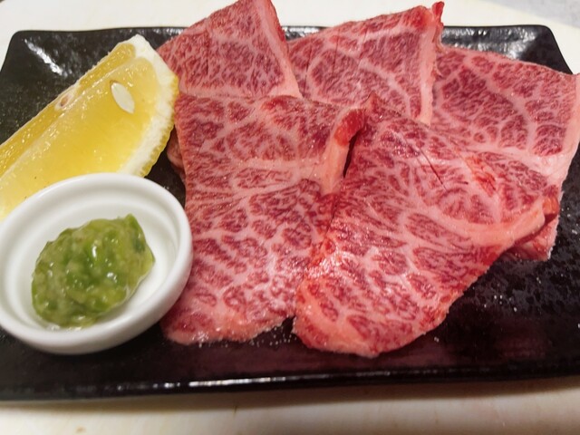 座敷席での宴会風景